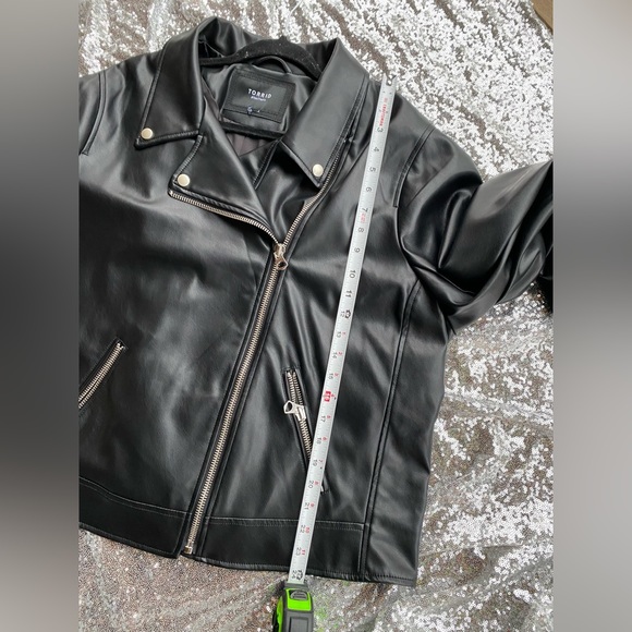 Torrid faux leather moto jacket/coat - Picture 4 of 9